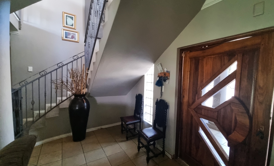 5 Bedroom Property for Sale in Melodie North West